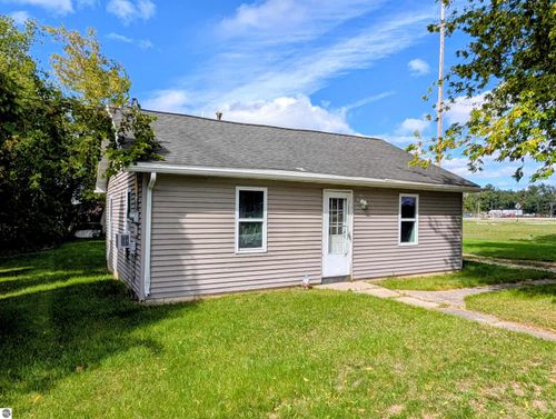 233 N Mackinaw Road, Au Gres, MI, 48703 | Card Image