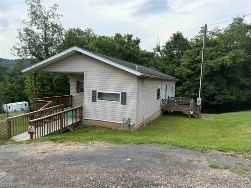 396 Riverview Ave, Monongah, WV, 26554-1073 | Card Image