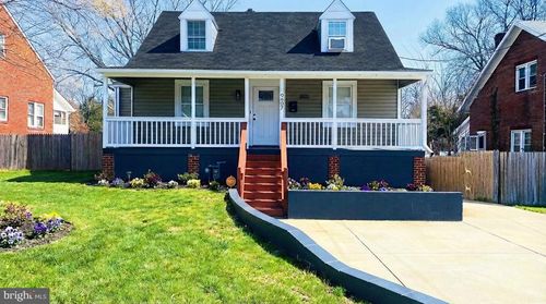 9407 Colesville Rd, SILVER SPRING, MD, 20901-4819 | Card Image