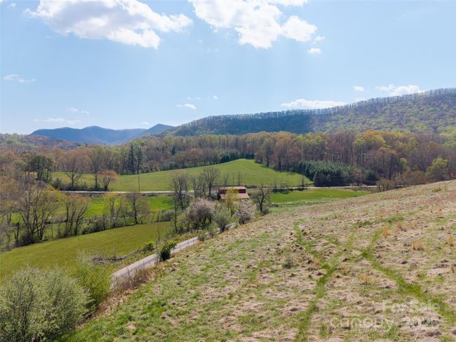 435 Upper Glady Fork Rd, House other with 2 bedrooms, 2 bathrooms and null parking in Candler NC | Image 11