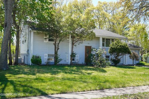 9 Newport Dr, Howell, NJ, 07731-1712 | Card Image