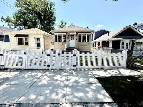 72 Wiman Avenue, Staten Island, NY, 10308 | Card Image