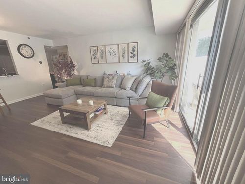 apt-205-1530 Key Blvd, ARLINGTON, VA, 22209-1533 | Card Image