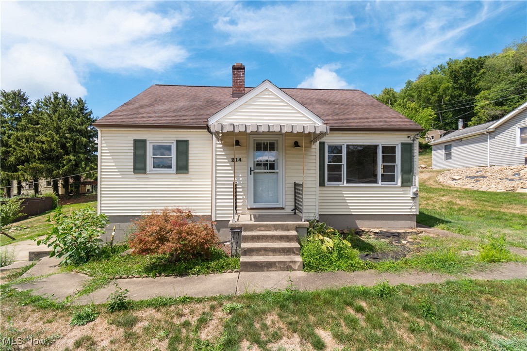 4th Ave, Bellaire, OH 43906