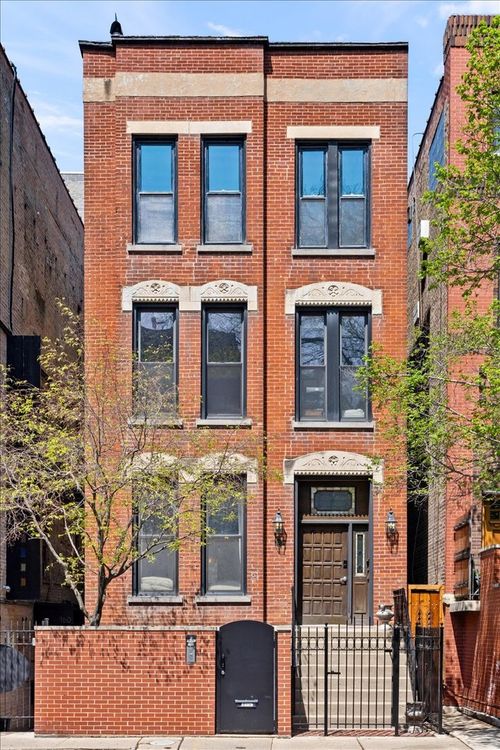 1-158 Burton Pl, Chicago, IL, 60610-1324 | Card Image