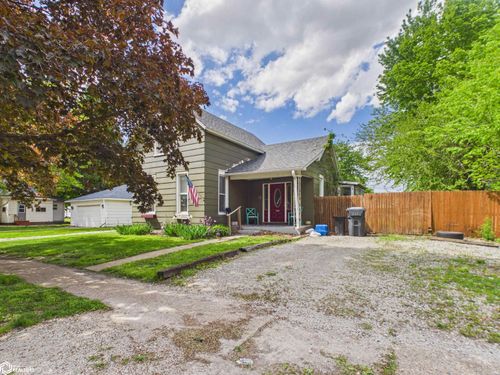 811 6th Ave E, Oskaloosa, IA, 52577-3405 | Card Image