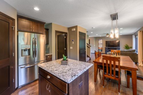 13715 Grafton Ct, Apple Valley, MN, 55124-7874 | Card Image