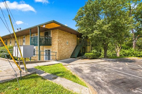 d93-555 N Dupont Ave, Madison, TN, 37115-3265 | Card Image