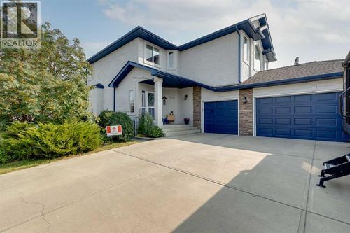 402 Fairways Mews Nw, Airdrie, AB, T4B2W9 | Card Image