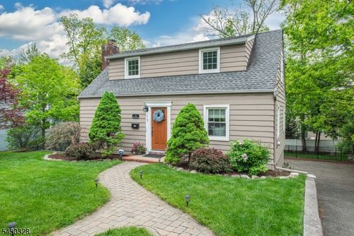 13 Elmwood Ter, Wayne, NJ, 07470-4301 | Card Image