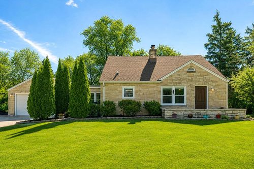 1430 Woodside Lane, Elm Grove, WI, 53122 | Card Image