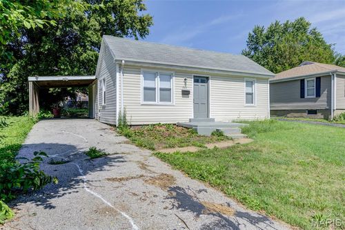 223 La Motte Ln, Saint Louis, MO, 63135-2845 | Card Image