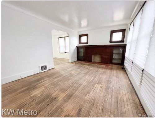 15307 Biltmore St, Detroit, MI, 48227-1553 | Card Image