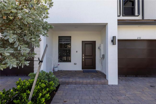 231 Sw 159 Th Ter, Townhouse with 3 bedrooms, 3 bathrooms and null parking in Pembroke Pines FL | Image 21