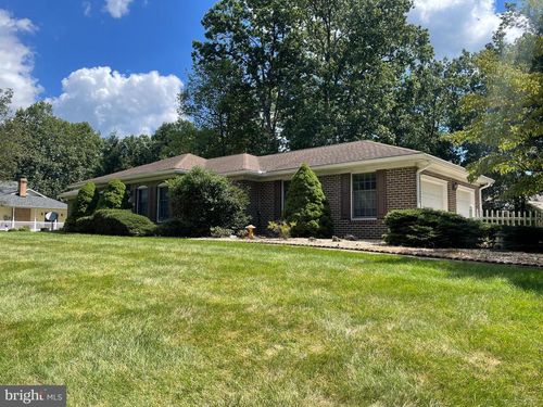 6611 Congressional Ter, FAYETTEVILLE, PA, 17222-9402 | Card Image
