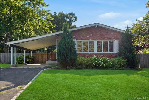 29 Penn Dr, Smithtown, NY, 11787-2051 | Card Image