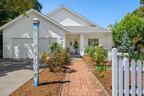 450 Florence Ave, Sebastopol, CA, 95472-3739 | Card Image