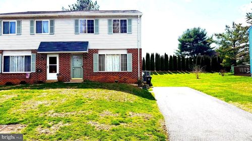 221-60 Nancy Ln, DOWNINGTOWN, PA, 19335-2274 | Card Image