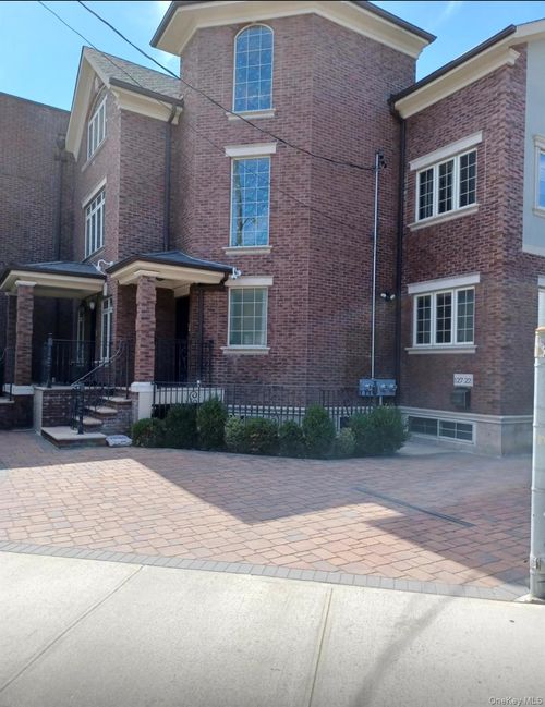 127-22 Kew Gardens Rd, Kew Gardens, NY, 11415-2828 | Card Image