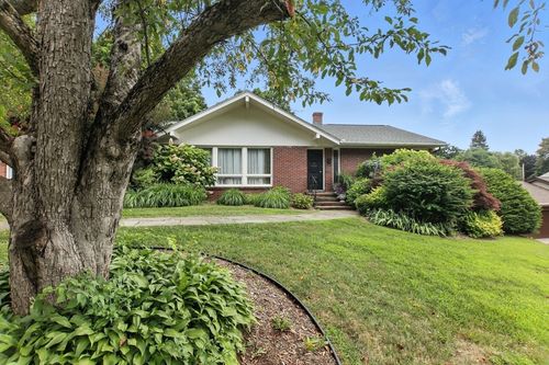 27 Carol Ln, Holyoke, MA, 01040-1901 | Card Image