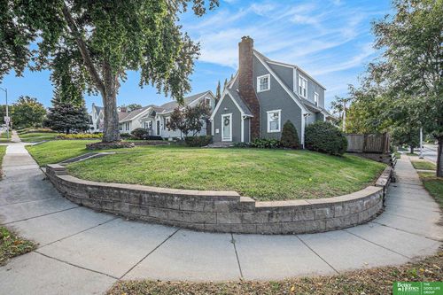 5855 William St, Omaha, NE, 68106-1609 | Card Image