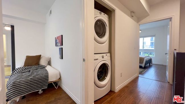 APT-203 - 5633 Carlton Way, Condo with 2 bedrooms, 3 bathrooms and null parking in Hollywood CA | Image 11