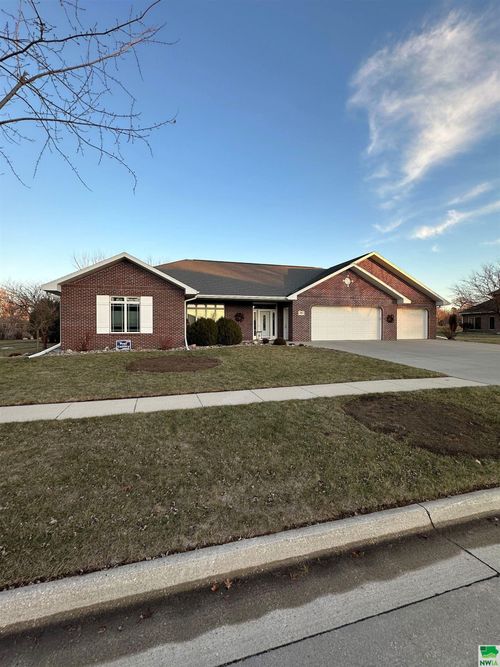 701 26th Ave, Sheldon, IA, 51201-1773 | Card Image