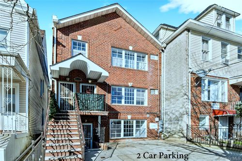 641 E 230th St, Bronx, NY, 10466-3806 | Card Image