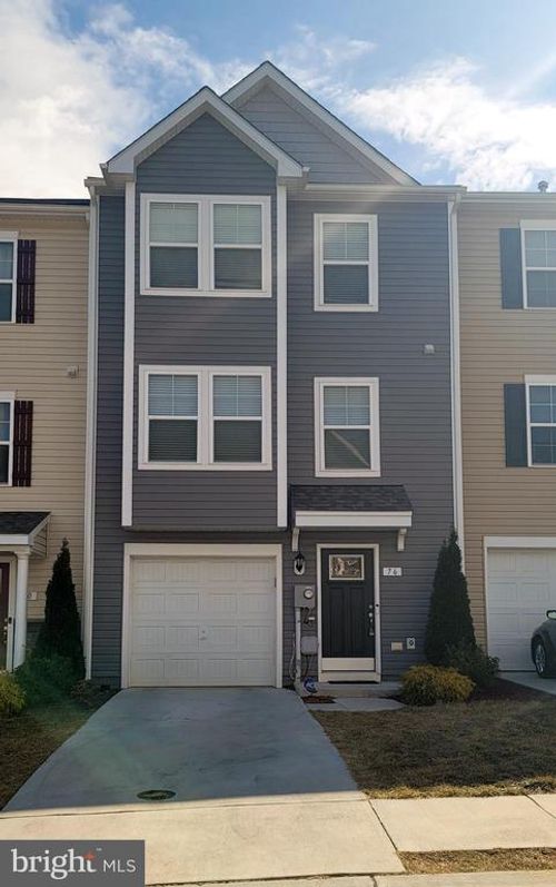 76 Capshaw Rd, MARTINSBURG, WV, 25403-1742 | Card Image