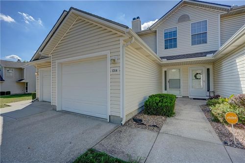 1314 Se Norwood Dr, Lees Summit, MO, 64081-3010 | Card Image