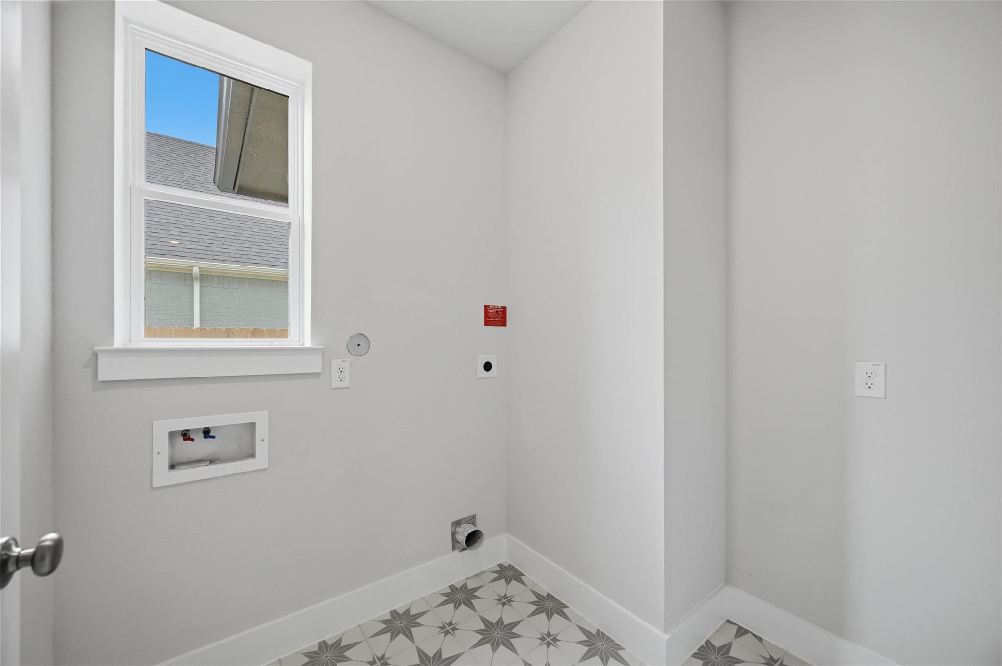 Residential in Iowa Colony 2
