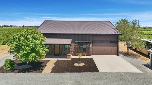 7613 E Harney Ln, Lodi, CA, 95240-9436 | Card Image