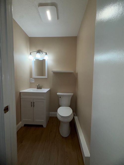 1-17-21 Lockwood Ave, Springfield, MA, 01151 | Card Image