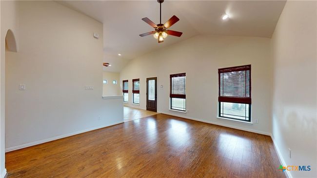 Living Area | Image 10
