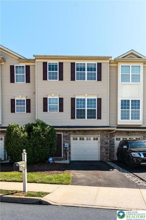 2512 Gila Dr, Forks Twp, PA, 18040-5849 | Card Image