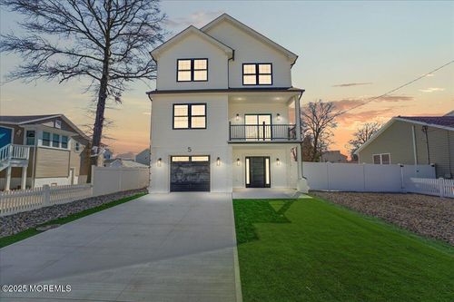 5 Shore Pine Dr, Brick, NJ, 08723-7422 | Card Image