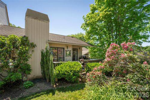 109 Clubwood Ct, Asheville, NC, 28803-3174 | Card Image