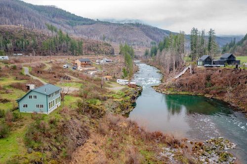 33910 Railroad Ave Se, Gates, OR, 97346-9519 | Card Image