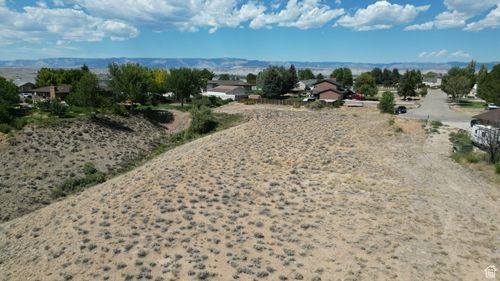 32-1403 Cactus Cir, Wellington, UT, 84542-2010 | Card Image