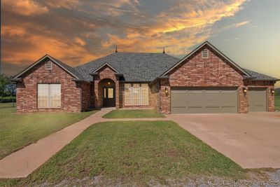 9728 S 431 Road, House other with 3 bedrooms, 3 bathrooms and null parking in Chouteau OK | Image 1