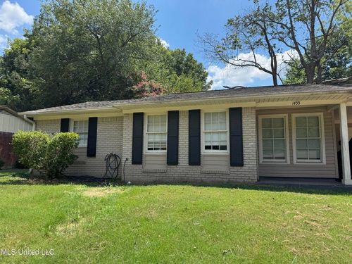 1455 Town And Country Dr, Southaven, MS, 38671-1323 | Card Image