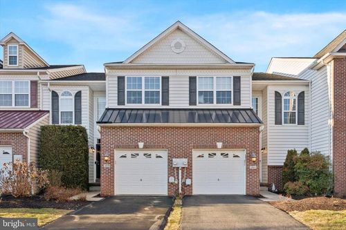 1070 Rosemont Ter, PENNSBURG, PA, 18073-1136 | Card Image