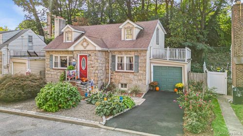 34 Raybrook Rd, Yonkers, NY, 10704-3207 | Card Image