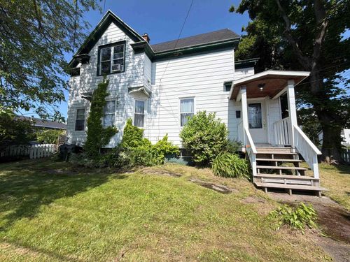 260 York St, House with 6 bedrooms, 2 bathrooms and null parking in Glace Bay NS | Card Image