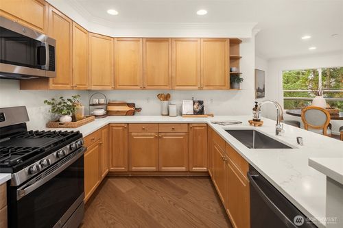 apt-303-836 2nd Ave, Kirkland, WA, 98033-3927 | Card Image