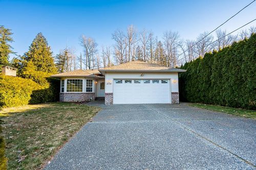 275 7th Ave, Hope, BC, V0X1L0 | Card Image