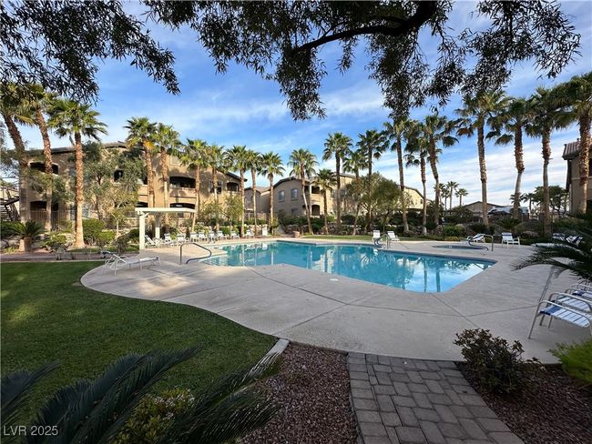 1033 - 8985 S Durango Dr, Condo with 2 bedrooms, 2 bathrooms and null parking in Las Vegas NV | Image 5
