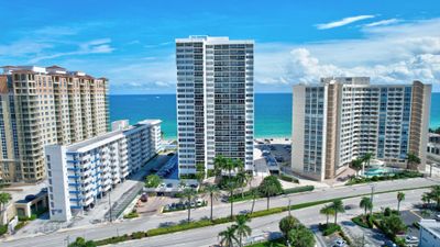 2105 - 3140 S Ocean Dr, Condo with 2 bedrooms, 2 bathrooms and null parking in Hallandale Beach FL | Image 2