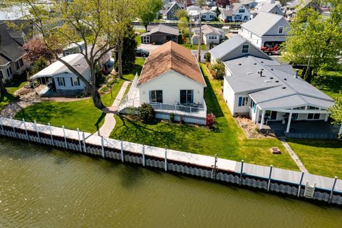 1561 N Starboard Avenue, Port Clinton, OH, 43452 | Card Image