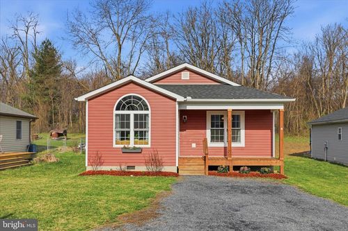 6131 Moore Ave, MOUNT JACKSON, VA, 22842-9709 | Card Image